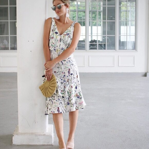 H&M SUMMER DRESS Size 4 Natural white/Floral Crêpe Knee-length - Picture 1 of 16